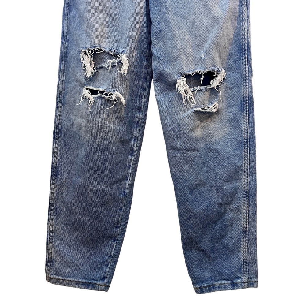 Arizona  Mom Jeans Light Wash Distressed High Waisted Denim Blue Size 2